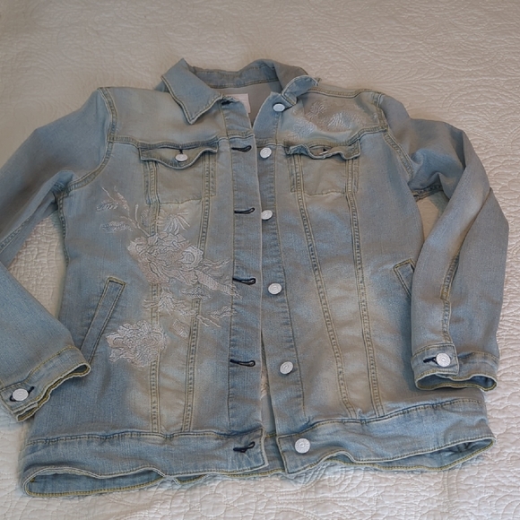 LuLaRoe Jackets & Blazers - LuLaRoe Light Blue Denim Jacket with Floral Embroidery Size L